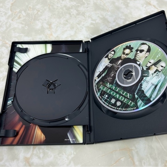 Matrix Trilogy DVD Set - Picture 10 of 16